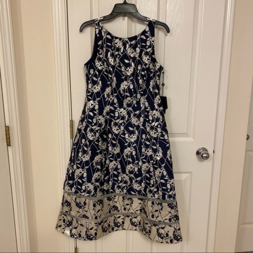 Adrianna Papell REVERSE Jacquard Midi Dress in Navy Blue / Silver - Picture 5 of 14